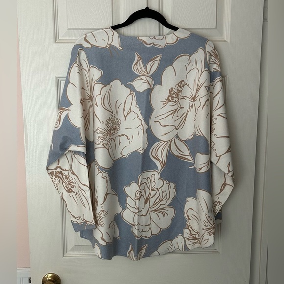 Sioni Sweater - Picture 2 of 15